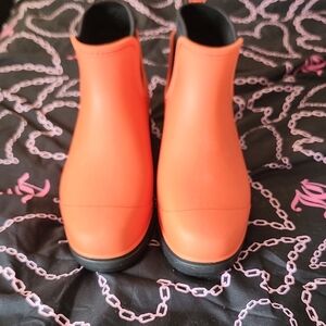 UGG Orange Women's Rain Winter Boots New Without Tag. Sorry Dont Have The Box.